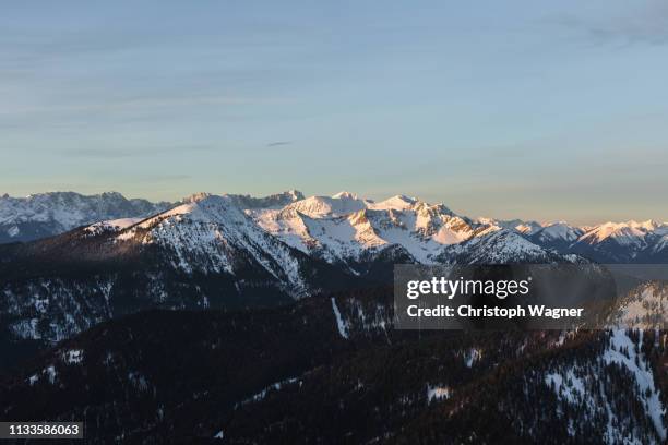 bayern - walchensee winter - sonnenuntergang sonnenaufgang landschaft imagens e fotografias de stock