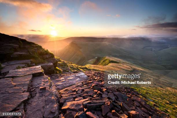 cribyn from pen y fan in the brecon beacons, wales. - powys ストックフォトと画像