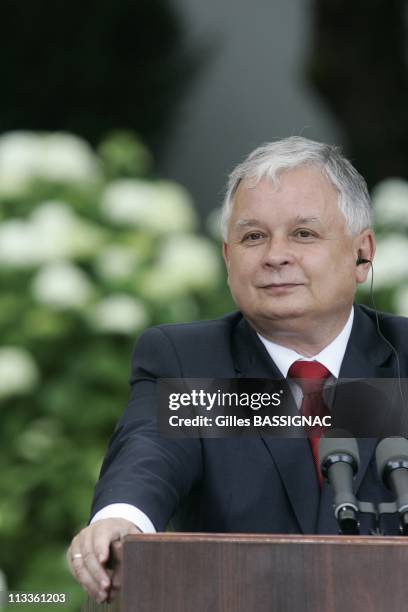 France'S President Nicolas Sarkozy And Poland President Lech Kaczinski Press Conference In Warsaw, Poland On June 14, 2007 -