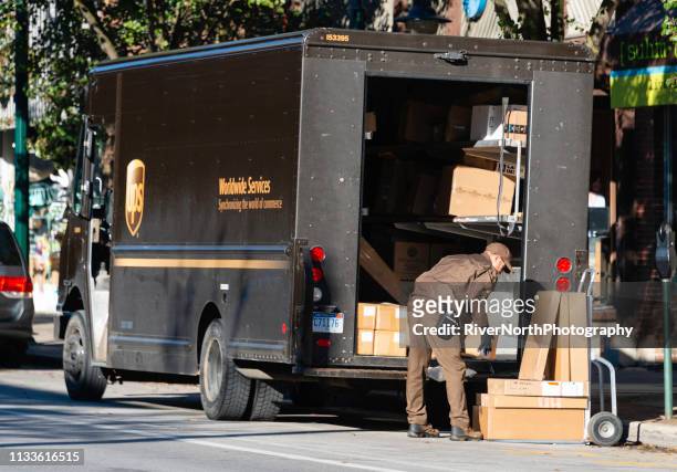 ups delivery, traverse city, michigan - ups stock pictures, royalty-free photos & images