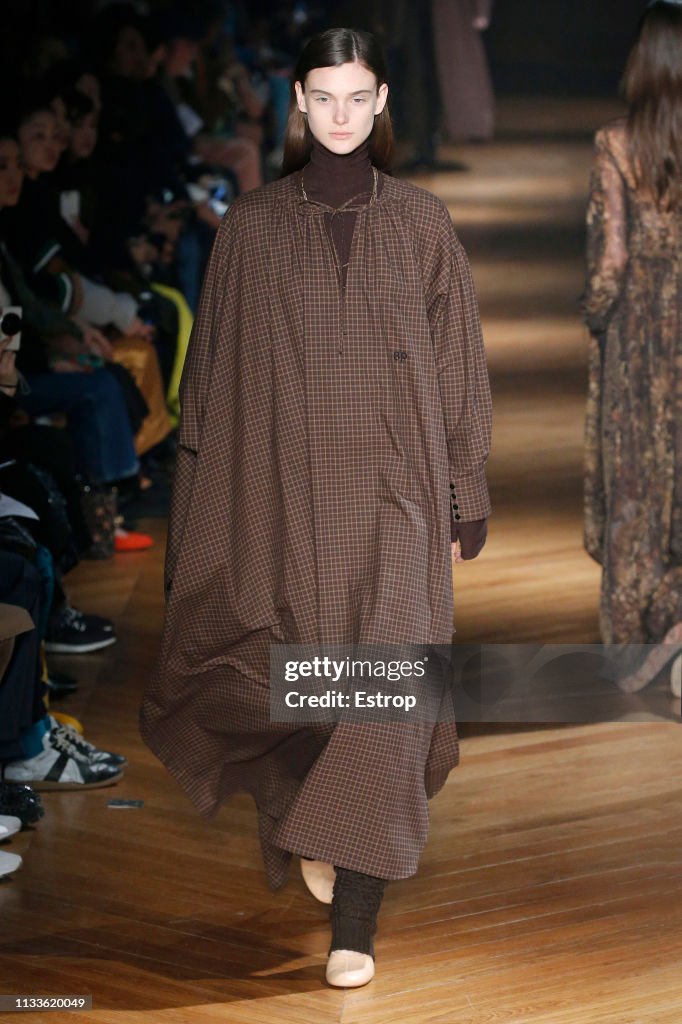 Beautiful People : Runway - Paris Fashion Week Womenswear Fall/Winter 2019/2020