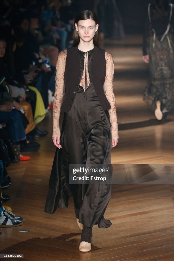 Beautiful People : Runway - Paris Fashion Week Womenswear Fall/Winter 2019/2020