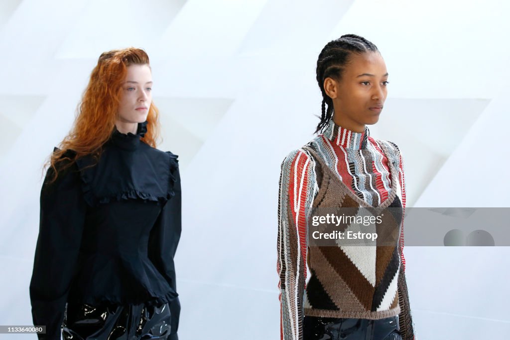 Giambattista Valli : Details - Paris Fashion Week Womenswear Fall/Winter 2019/2020