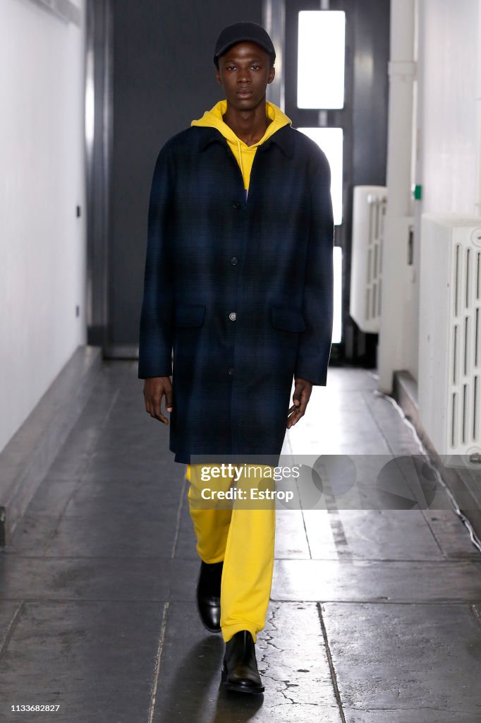 A.P.C : Runway - Paris Fashion Week Womenswear Fall/Winter 2019/2020