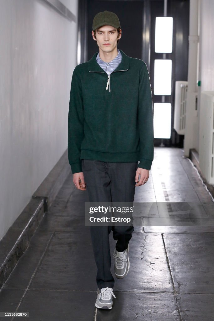 A.P.C : Runway - Paris Fashion Week Womenswear Fall/Winter 2019/2020