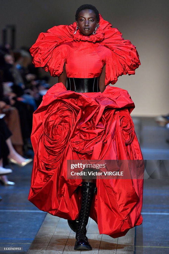 Alexander McQueen - Runway - Paris Fashion Week Womenswear Fall/Winter 2019/2020