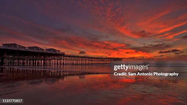crystal pier sunset in pacific beach, san diego, california, usa - san diego pacific beach stock pictures, royalty-free photos & images