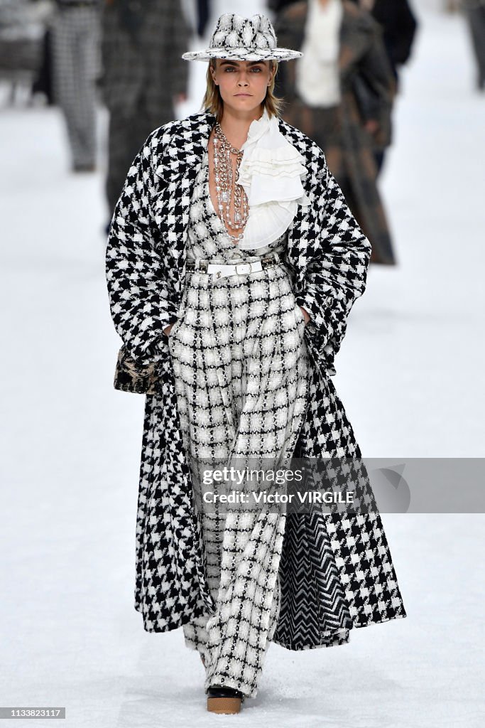 Chanel - Runway - Paris Fashion Week Womenswear Fall/Winter 2019/2020