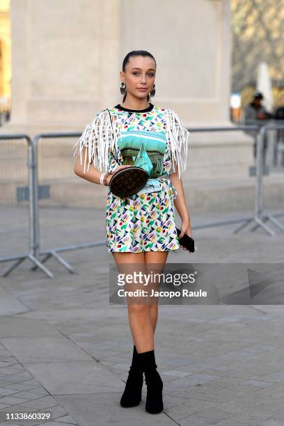 Emma Chamberlain attends the Louis Vuitton show as part of the Paris  News Photo - Getty Images