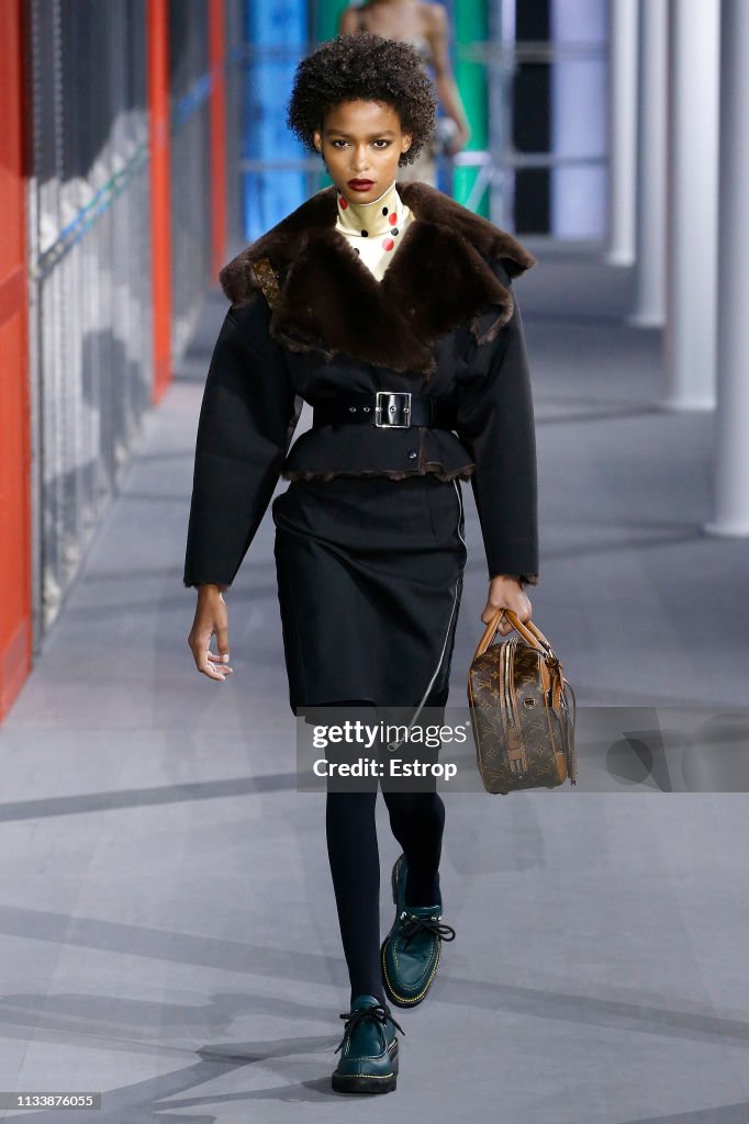 Louis Vuitton : Runway - Paris Fashion Week Womenswear Fall/Winter 2019/2020