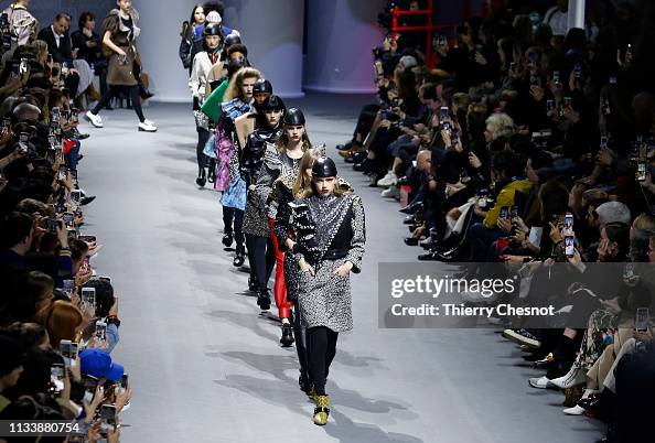 Louis Vuitton : Runway - Paris Fashion Week Womenswear Fall/Winter 2019/2020 Louis Vuitton : Runway - Paris Fashion Week Womenswear Fall/Winter 2019/2020