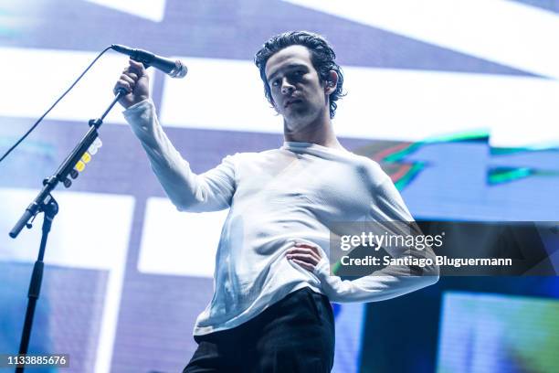 Matthew Healy of The 1975 performs during the second day of Lollapalooza Buenos Aires 2019 at Hipodromo de San Isidro on March 30, 2019 in Buenos...