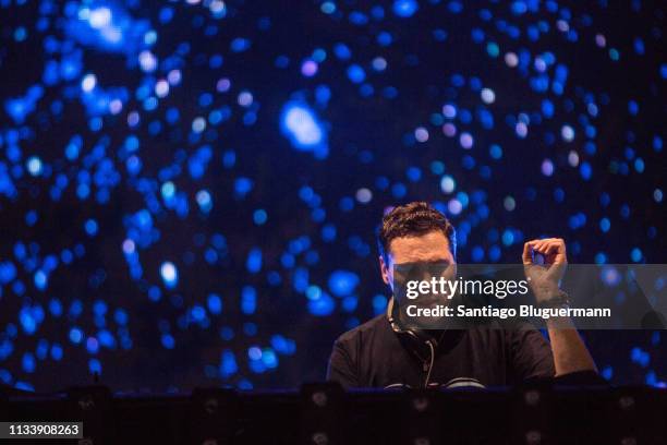 Tiesto performs during the second day of Lollapalooza Buenos Aires 2019 at Hipodromo de San Isidro on March 30, 2019 in Buenos Aires, Argentina.
