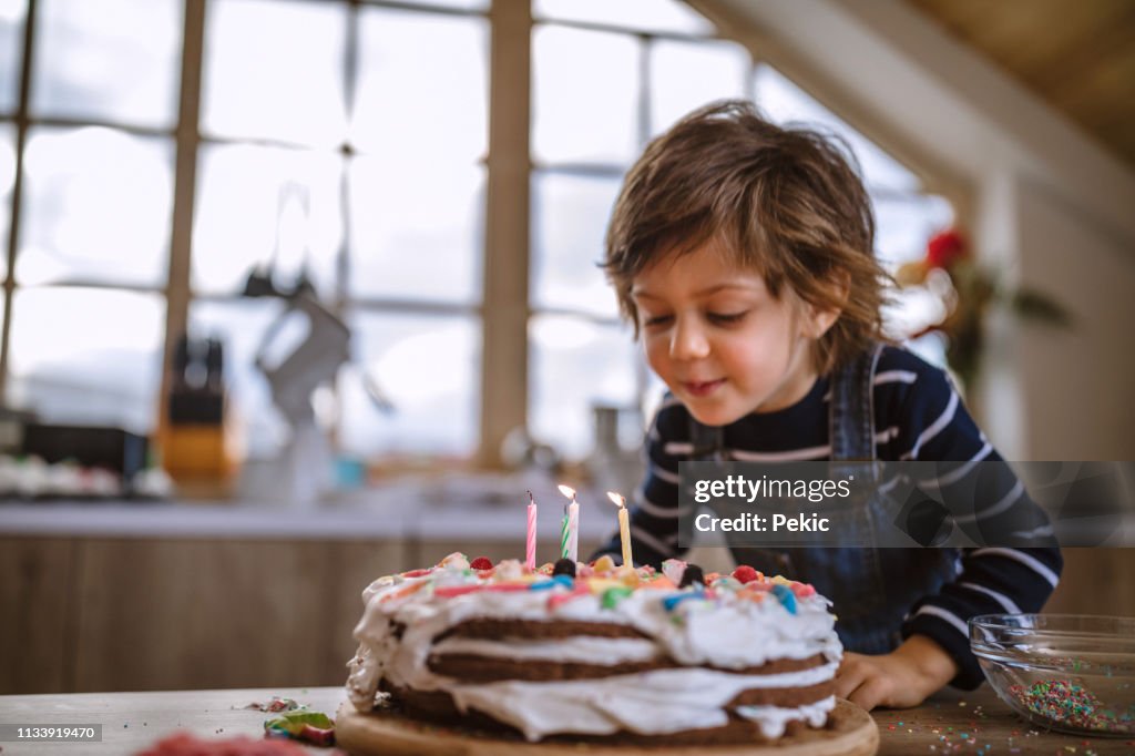 Hacer un deseo en su cumpleaños