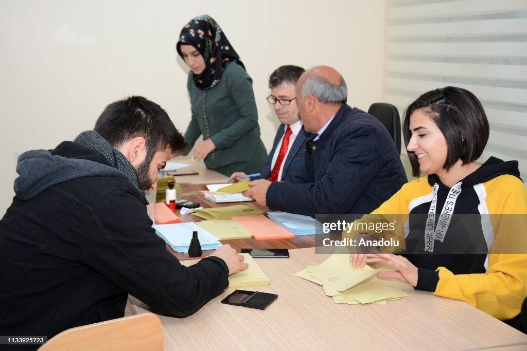 Voting begins in Turkeys local elections