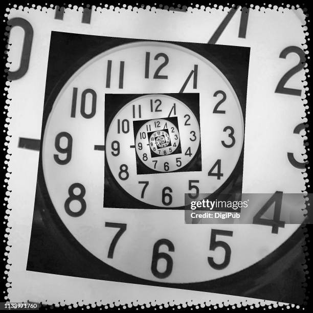 Regular Clock Photos and Premium High Res Pictures - Getty Images