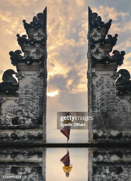 pray - bali temples stock pictures, royalty-free photos & images