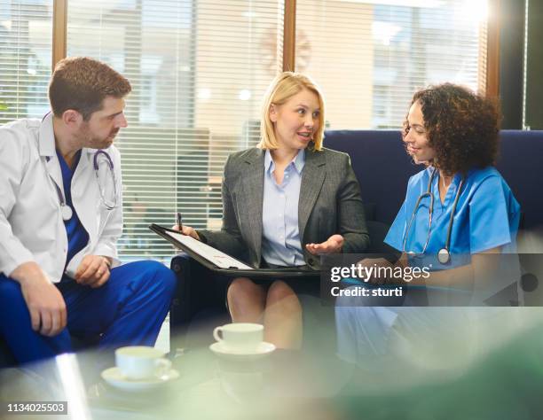 hospital sales presentation - business relationship stock pictures, royalty-free photos & images