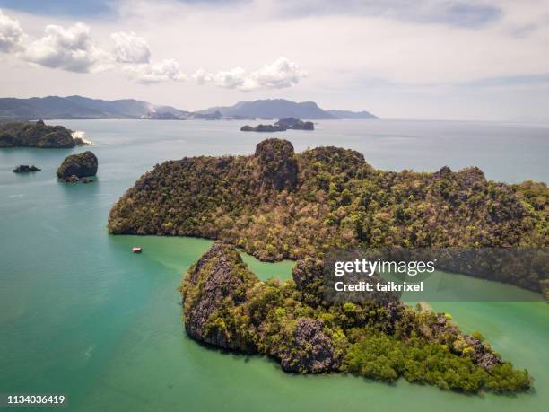 tanjung rhu beach, langkawi, malaysia - langkawi stock-fotos und bilder