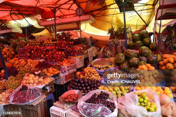 fresh fruits market bolivia - sucre stock pictures, royalty-free photos & images
