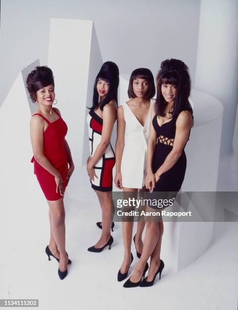 The women of soul R&B group En Vogue pose for a portrait in December 1993 in Los Angeles, California.