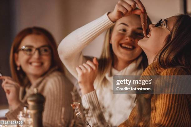 women enjoying delicatessen - ham imagens e fotografias de stock