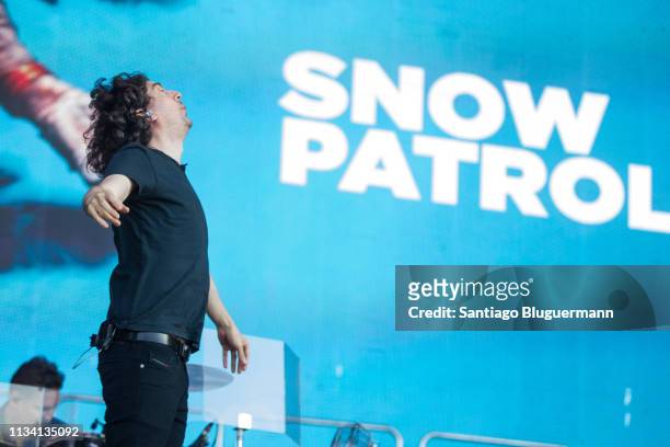 Gary Lightbody of Snow Patrol performs during the third day of Lollapalooza Buenos Aires 2019 at Hipodromo de San Isidro on March 31, 2019 in Buenos...