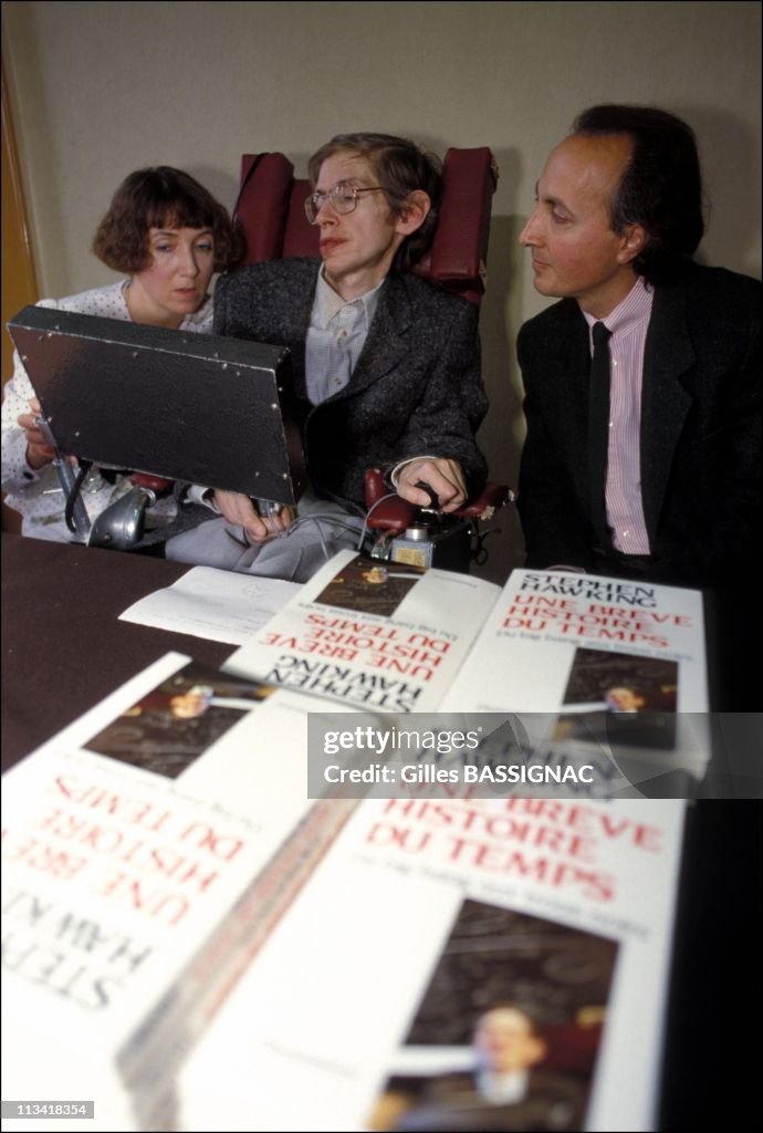 Stephen Hawking In Paris. On March 03th, 1989,In Paris,France