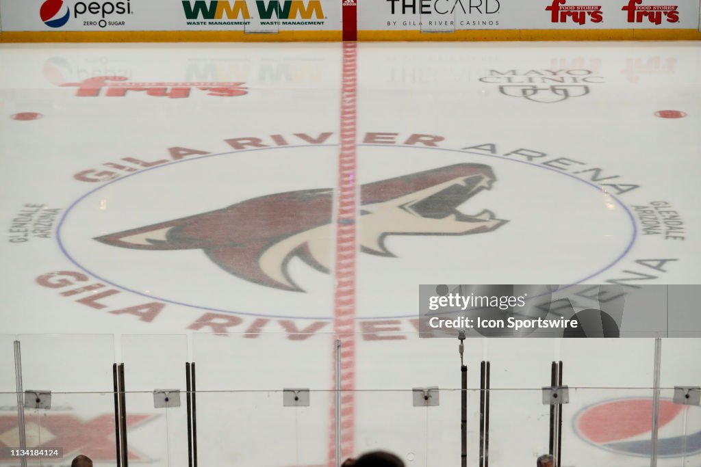 NHL: MAR 26 Blackhawks at Coyotes