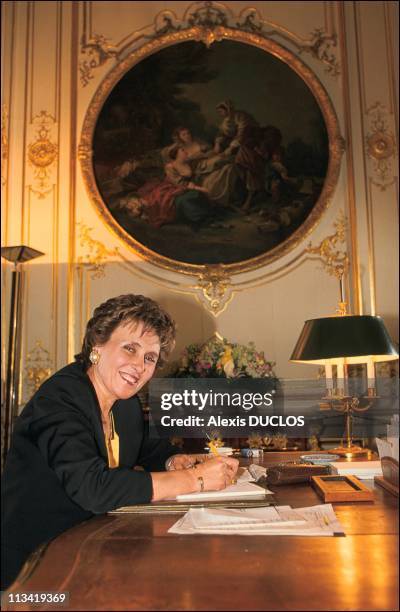 First Day Of Edith Cresson At Matignon Palace On May 16th, 1991 In Paris, France - At Matignon