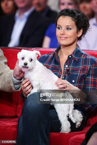 'Vivement Dimanche' Tv Show In Paris, France On May 07, 2009 - Faustine Bollaert.