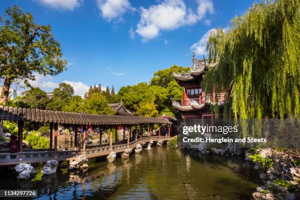 pavilion of listening to billows in yu garden, shanghai, china - yu yuan gardens stock pictures, royalty-free photos & images