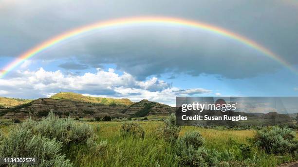 panoramic view of rainbow, theodore roosevelt national park, north dakota - badlands - fotografias e filmes do acervo