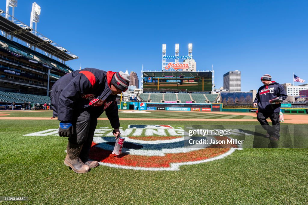 Chicago White Sox v Cleveland Indians