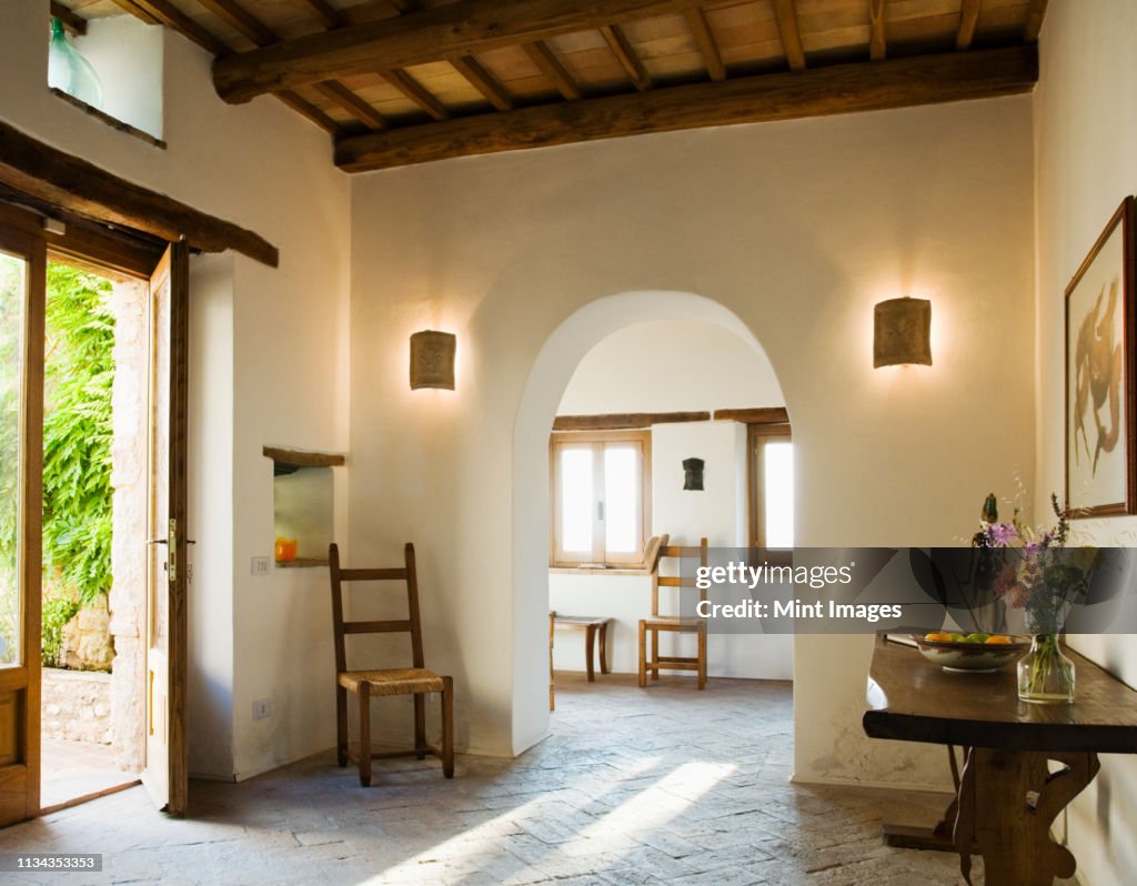 Archway in foyer of luxury villa
