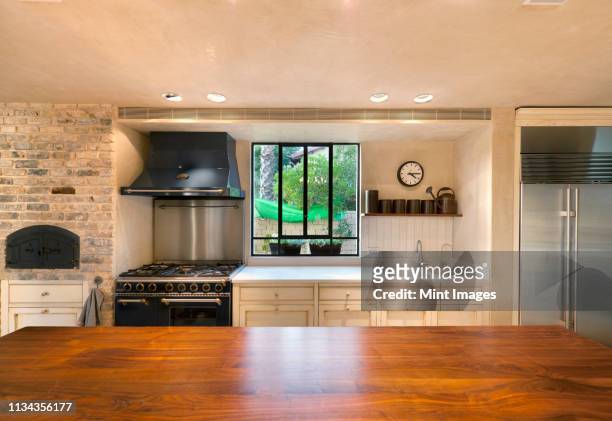 luxury kitchen - kitchen bench stock-fotos und bilder