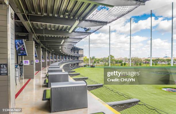 sunny driving range - driving range stock pictures, royalty-free photos & images
