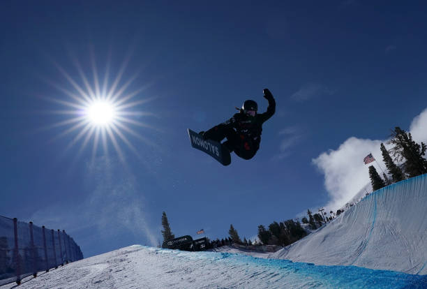 CA: 2019 U.S. Grand Prix at Mammoth Mountain - Snowboard Halfpipe Qualifiers