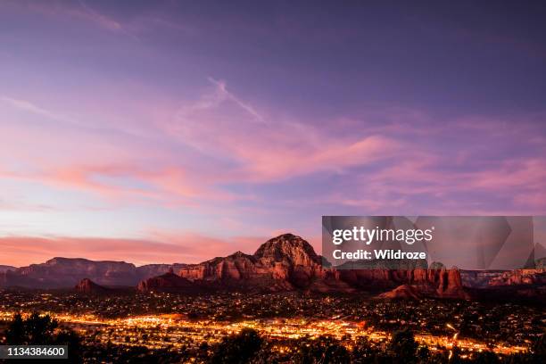 sedona berge vom flughafen mesa in arizona, usa - südwesten stock-fotos und bilder