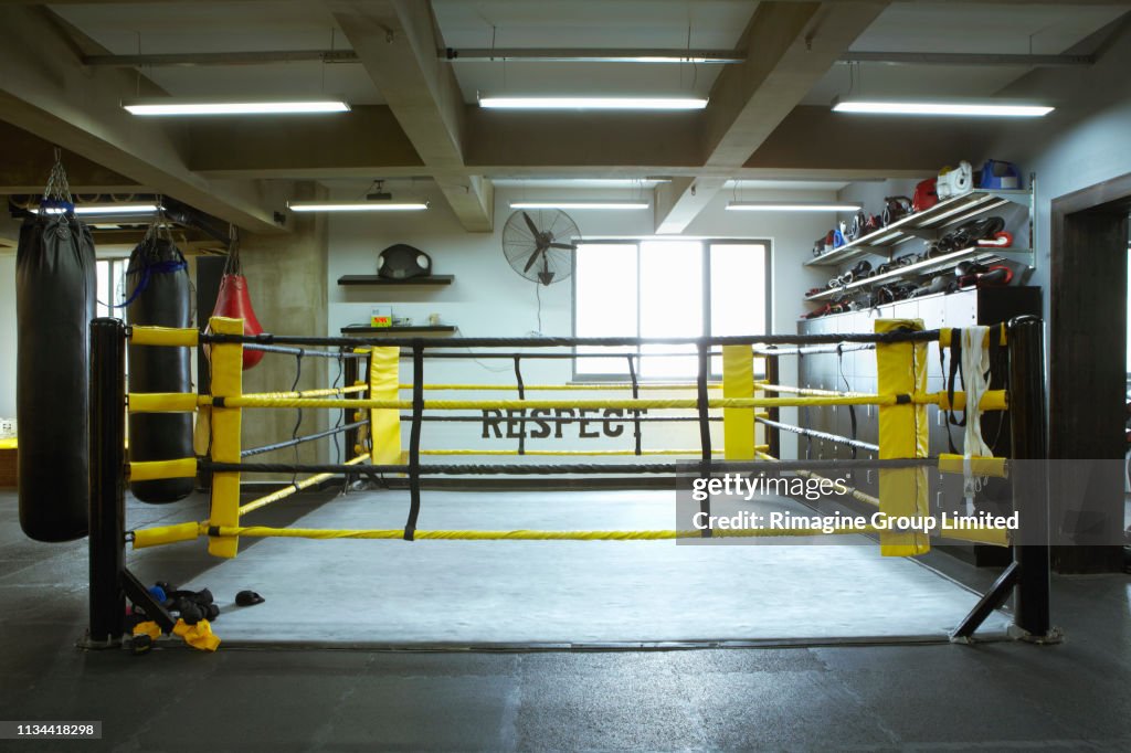 Empty Boxing Rig Empty Boxing Ring High-Res Stock Photo - Getty Images