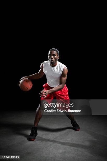 basketball player preparing to shoot ball - 2013 usa basketball men stock pictures, royalty-free photos & images