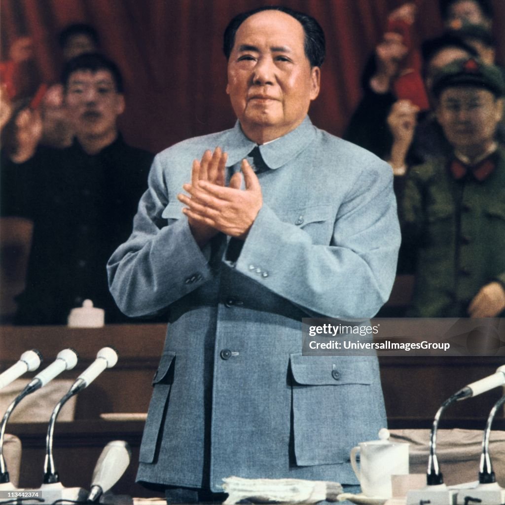 Mao Tse-Tung (Mao Zedong) 1893-1976, Chinese Communist leader. Mao addressing a meeting.