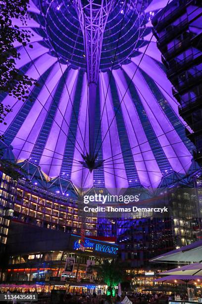sony center - centro sony de berlim imagens e fotografias de stock