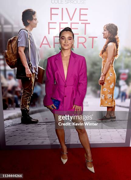 840 Five Feet Apart Premiere Stock Photos, High-Res Pictures, and Images -  Getty Images