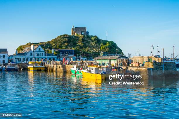 uk, england, devon, boat harbour of ilfracombe - ilfracombe stock pictures, royalty-free photos & images