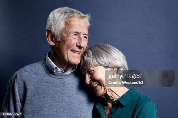 portrait of senior couple - senior couple stock-fotos und bilder