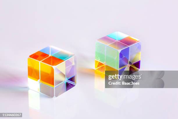 two cube prisms - lens optical instrument 個照片及圖片檔