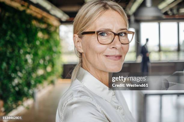 52 Year Old Woman Photos And Premium High Res Pictures Getty Images 52-year-old-woman-photos-and-premium-high-res-pictures-getty-images