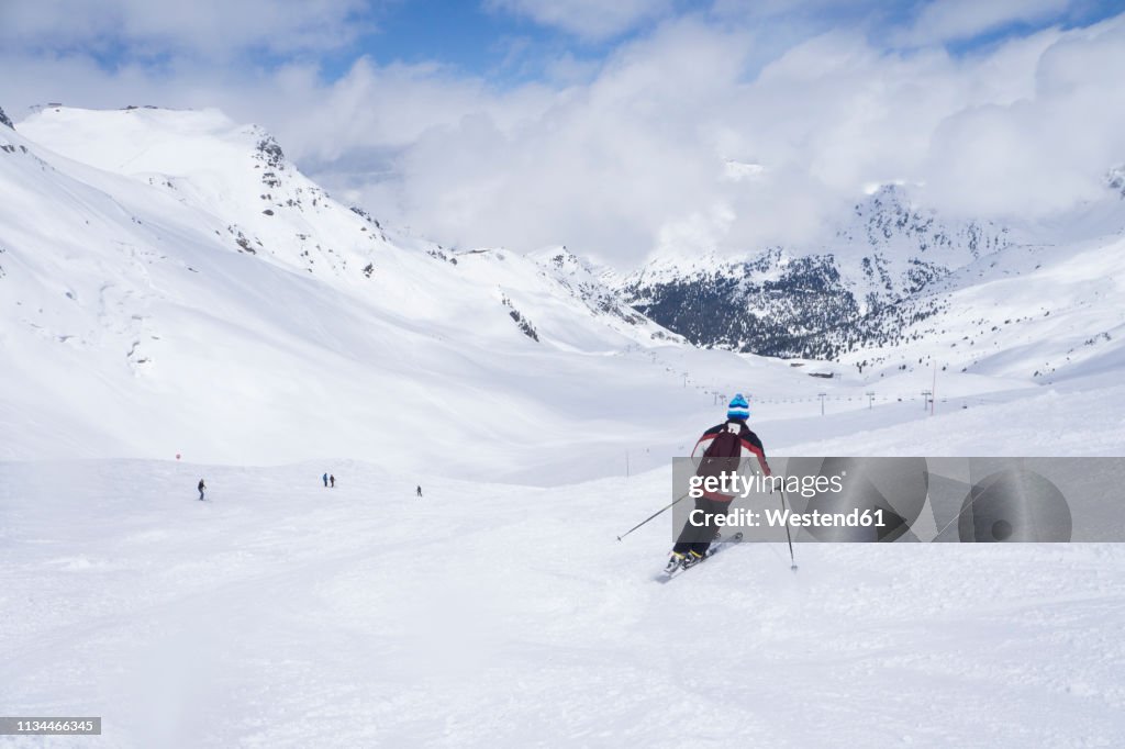 France, French Alps, Les Menuires, Trois Vallees, skier