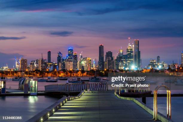 st kilda marina yatch club view from the pier and melbourne skyline in background in saint kilda, melbourne, victoria, australia. - saint kilda imagens e fotografias de stock